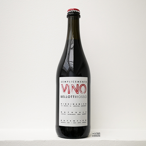 bouteille de vin rouge Semplicemente Vino Bellotti Rosso de la cascina degli ulivi, un domaine en biodynamie du Piemont et représenté par l'envin à paris ile de france loiret vin nature vin bio