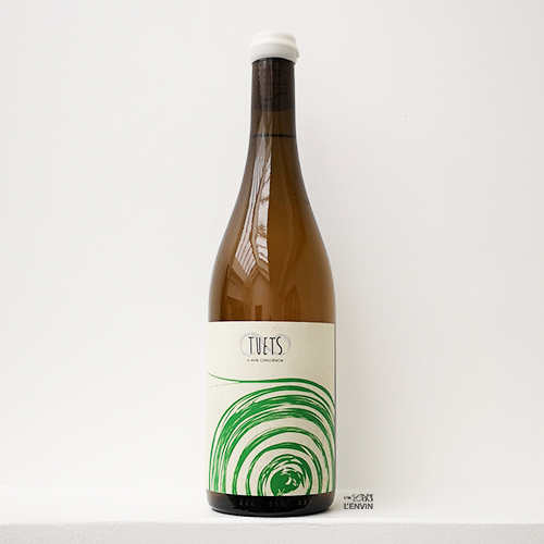 bouteille de vin blanc Tot 2019 de Celler Tuets en catalogne en espagne distribué par l'envin, agent et grossiste de vin bio et naturel à paris, en ile de france et loiret