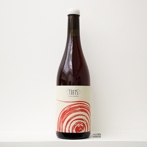 bouteille de vin rosé Tot 2019 de Celler Tuets en catalogne en espagne distribué par l'envin, agent et grossiste de vin bio et naturel à paris, en ile de france et loiret