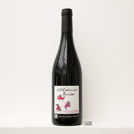 Bouteille de vin rouge 100% cabernet breton 2018 du domaine Les Grandes Vignes de la famille Vaillant dansla Loire, distribué par l'envin agent et grossiste en vin bio et nature sur paris ile de de france loiret