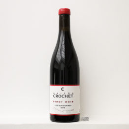 Bouteille de vin bio rouge Pinot noir Les blaissières 2019 de la Maison Crochet en Lorraine, distribué par l'envin, agent vins naturels et grossiste sur paris ile de france loiret export
