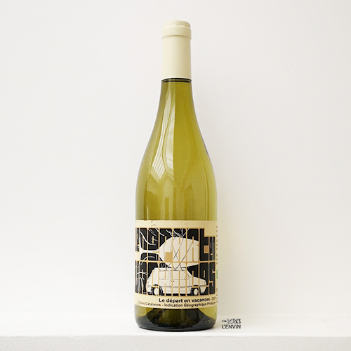 bouteille de Départ en vacances blanc 2020, un vin biologique du vigneron Carlos Badia de La Cave aux fioles dans le Roussillon et distribué par l'agence L'envin grossite en vins bio et nature sur paris ile de france loiret export