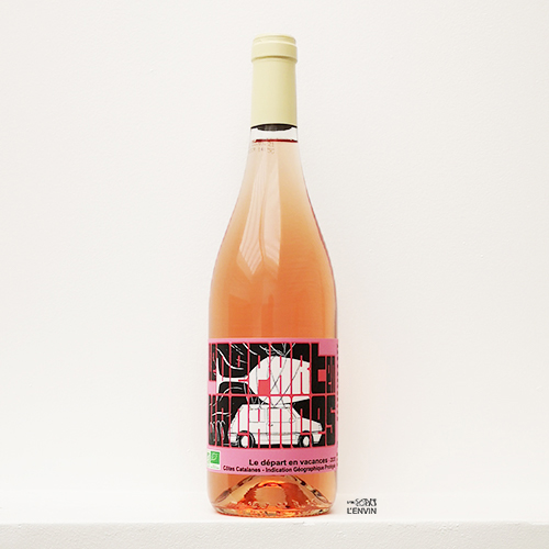 bouteille de Départ en vacances rosé 2020, un vin biologique du vigneron Carlos Badia de La Cave aux fioles dans le Roussillon et distribué par l'agence L'envin grossite en vins bio et nature sur paris ile de france loiret export