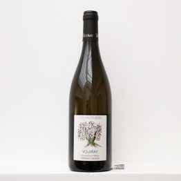 bouteille de vin blanc Vouvray Les Hauts Bois 2019 du domaine Perrrault-Jadaud dans la Loire et distribué par l'agence de vins bio et nature l'envin sur paris ile de france loiret export