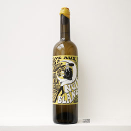bouteille de Nuit blanche 2021, un vin blanc nature du vigneron Carlos Badia de La Cave aux fioles dans le Roussillon et distribué par l'agence L'envin grossiste en vins bio et nature sur paris ile de france loiret export import