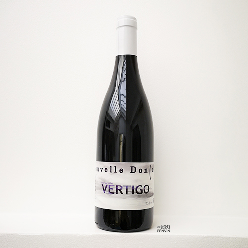 Bouteille de vin rouge Vertigo 2018 du domaine La Nouvelle Don(n)e de Wilfried Valat dans le Roussillon représenté par l'agence de vins naturels l'envin sur paris idf export
